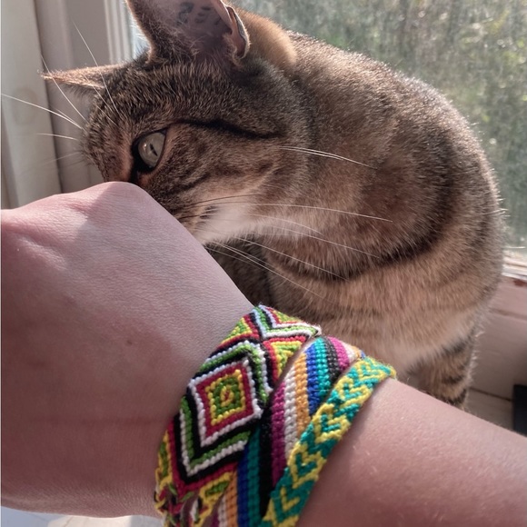 CUSTOMIZABLE STRING FRIENDSHIP BRACELETS! - Picture 4 of 6